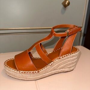 Franco Sarto Tan Wedge Sandals Elegant Design